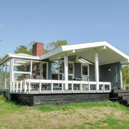Three-bedroom Holiday In Nordenbro Vesteregn