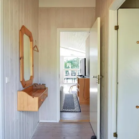 Three-bedroom Holiday In Semesterbostad Nordenbro Vesteregn