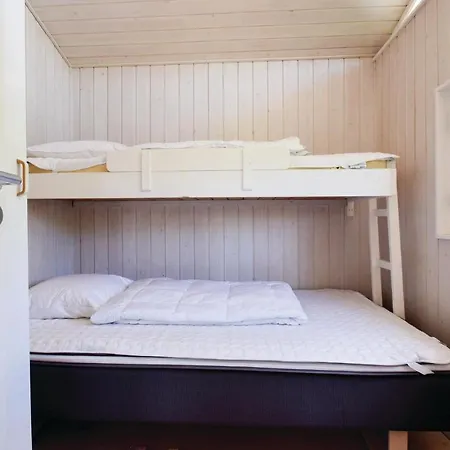 Semesterbostad Three-bedroom Holiday In *