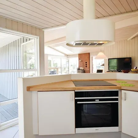 Three-bedroom Holiday In Nordenbro Vesteregn